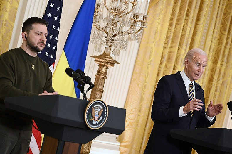 Biden, Ukrayna Devlet Başkanı Zelenski ile görüştü