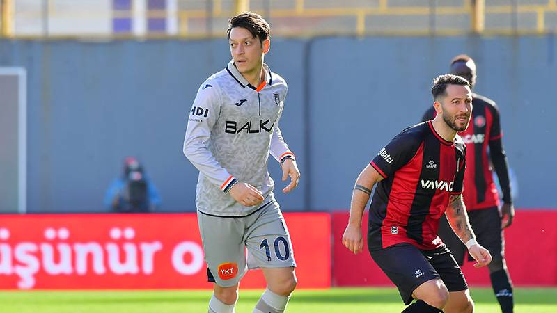 Mesut Özil’in son hali hayranlarını şok etti