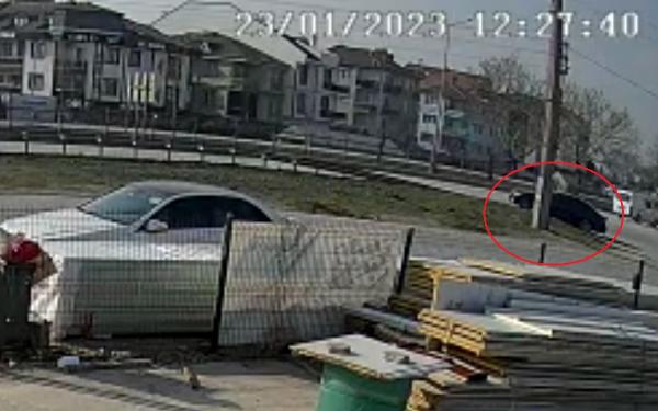 Bursa’da lüks araç kaza yaptı! Ters yöne giren sürücü…