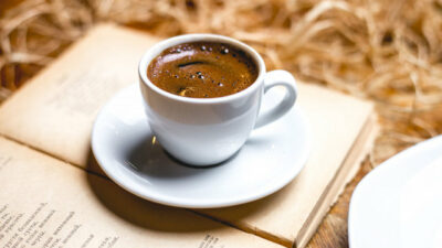 Neden Türk kahvesinin yanında su verilir?