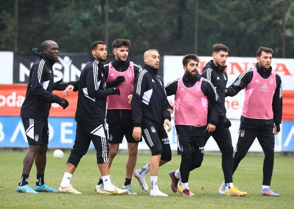 Beşiktaş, Alanyaspor mesaisini sürdürdü