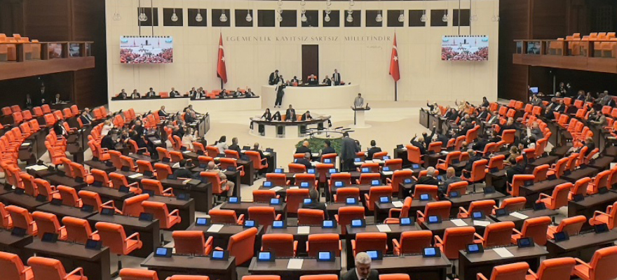 Meclis’te EYT sesleri eksik olmuyor