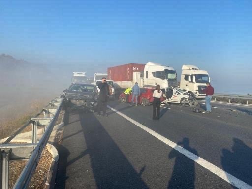 Bursa’da zincirleme kaza! Çok sayıda araç birbirine girdi