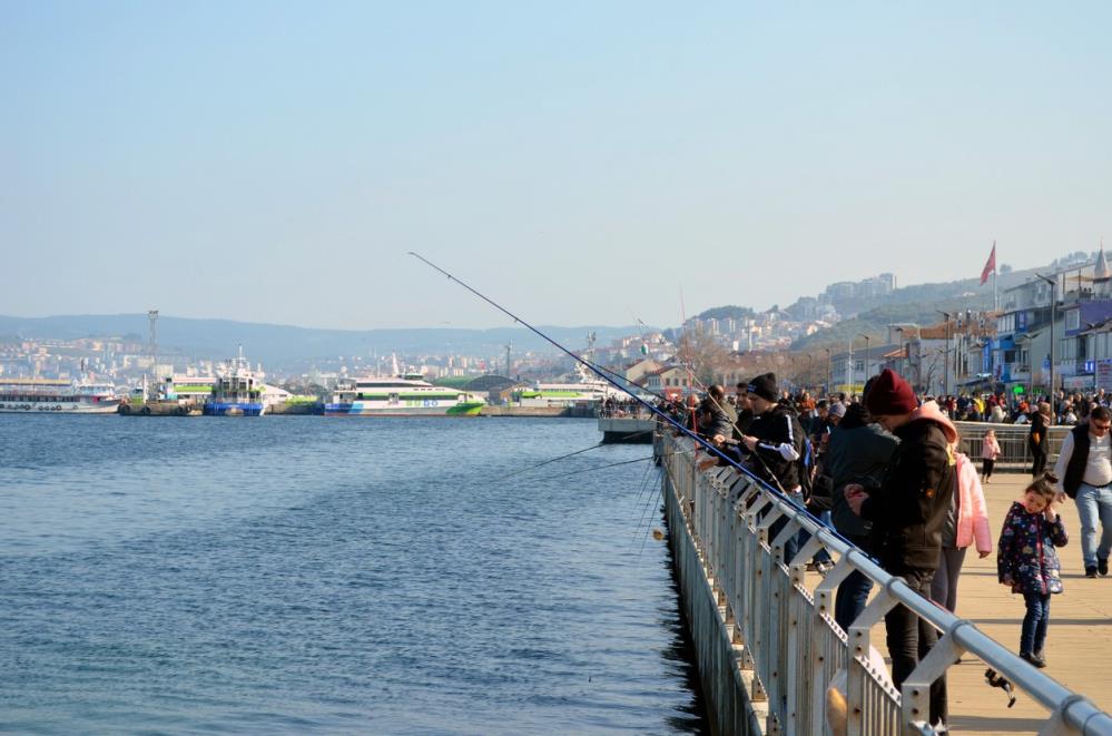 Mudanya sahili doldu taştı