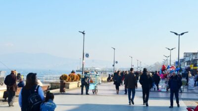 Bursa’da Mudanya sahilinde güneşli hava yoğunluğu!
