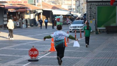 Bursa’da tarihi çarşıda oryantiring heyecanı