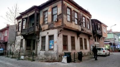Mudanya’nın kanayan yarası sahipsiz evler