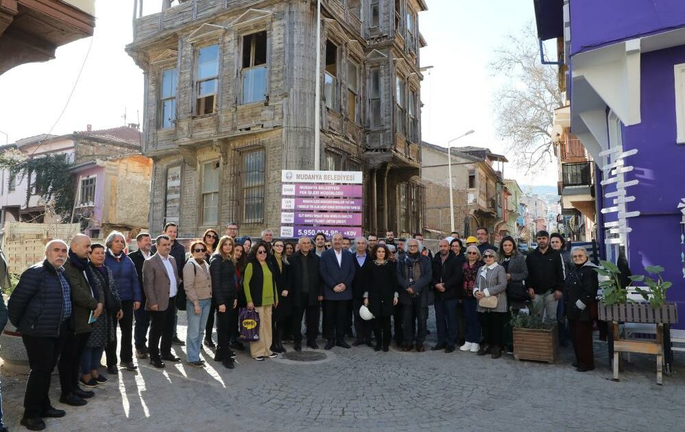 Mudanya Girit Sokağı’nda tarihi konak restorasyonu başladı