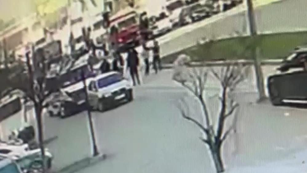 Bursa trafiğinde tekme tokat kavga!
