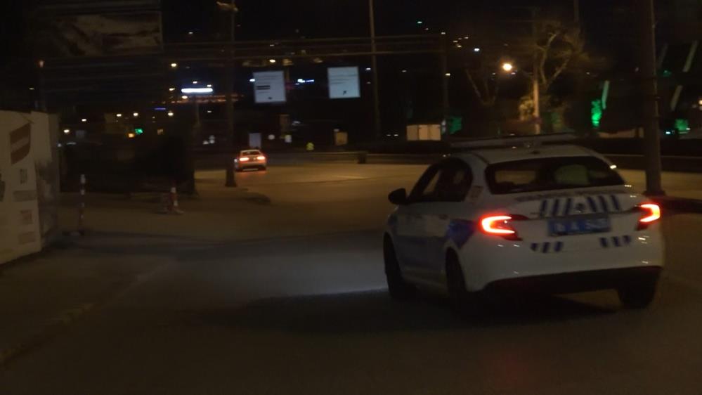Bursa’da hareketli gece! Ters şeritten kilometrelerce kaçtı!