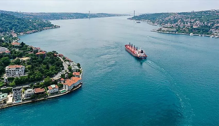 Boğaz’da arıza yapan 59 metrelik gemi kurtarıldı