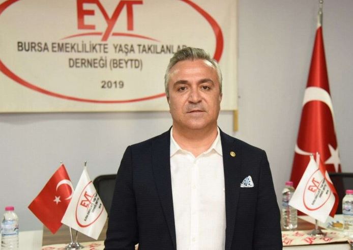 EYT’liler nelere dikkat etmeli? Özgür Erdursun uyardı