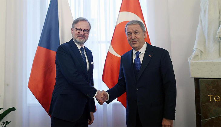 Bakan Akar, Çekya Başbakanı ile görüştü