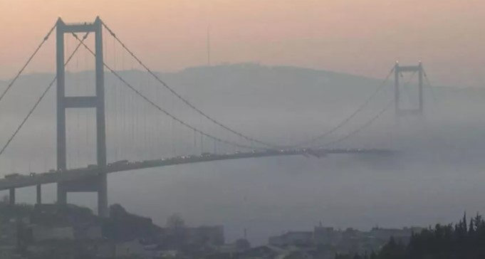 İstanbul Boğazı’nda gemi trafiği çift yönlü durduruldu İstanbul Boğazı’nda gemi trafiği çift yönlü durduruldu