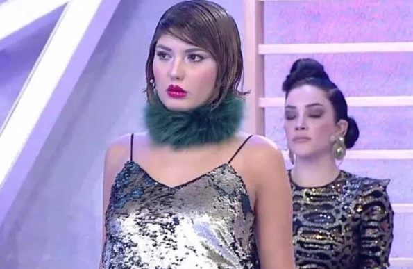 Şoke eden paylaşım! Bahar Candan eteğini kaldırıp bile bile frikik verdi