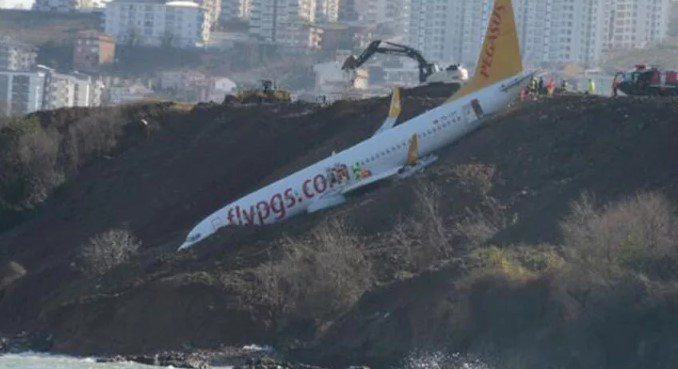 Pistten çıkan uçağın pilotunun ‘Kusurlu’ dediği havalimanında kıyı erozyonu tehlikesi