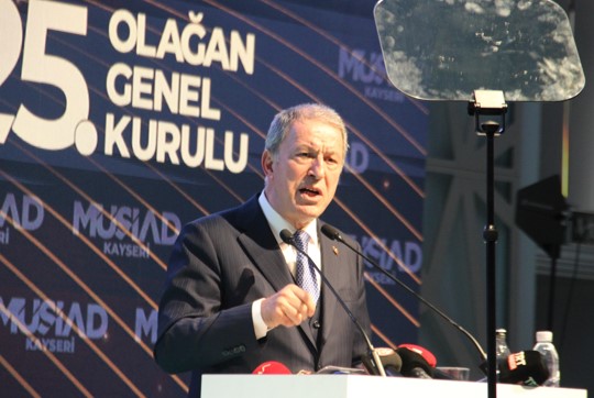 Bakan Akar: Kur’an yakan şerefsizlere karşı Türkiye var