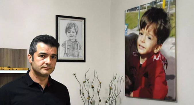Anaokulu servisinde ölen Alperen’in babası kusurlu bulunmasına tepki gösterdi