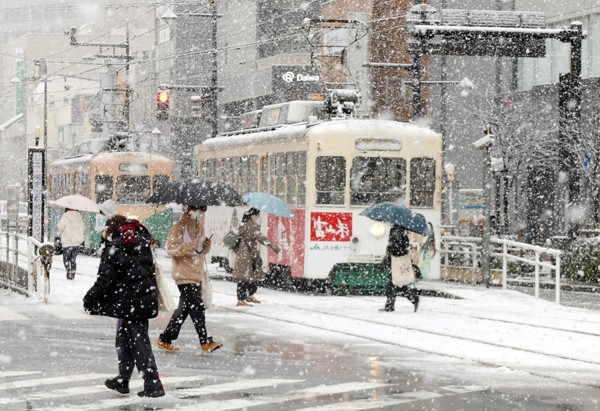 Japonya’da yoğun kar yağışı: 280 uçuş iptal edildi