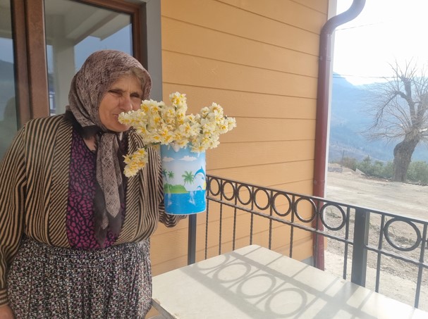 Fatma Teyze yeni evine kavuştu: Bu kez sevinç gözyaşı döktü