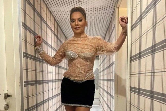 Demet Akalın oyuncuların isimlerini karıştırınca alay konusu oldu