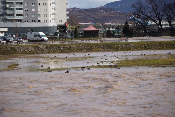 Bosna Hersek ve Sırbistan’da sel
