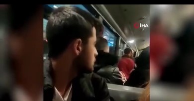 Metrobüste “Ayağıma bastın” kavgası