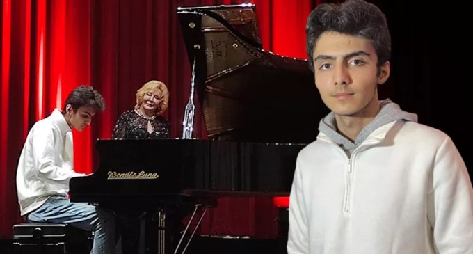 Kurye çalışanı piyanist Can İncir bu kez sahnede çaldı