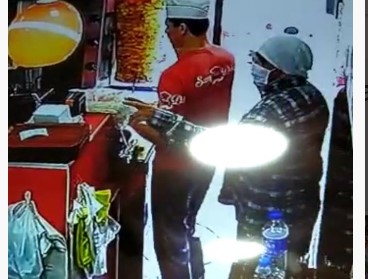 Önce çekmecedeki telefonu çaldı, ardından döner siparişi verdi