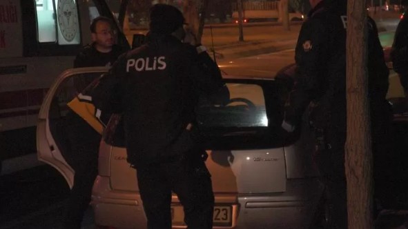 51 yaşındaki kişi otomobilde ölü bulundu