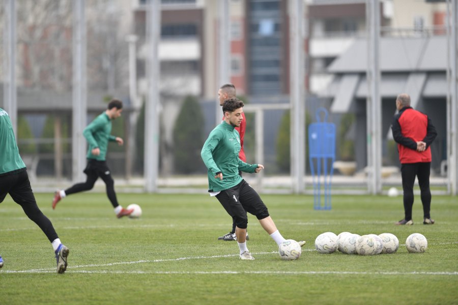 Bursaspor’da hazırlıklar başladı