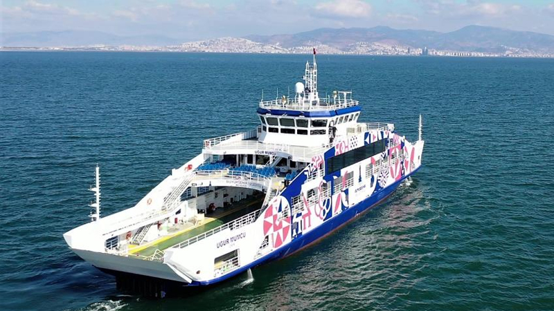 İzmir’de vapur seferlerine hava muhalefeti