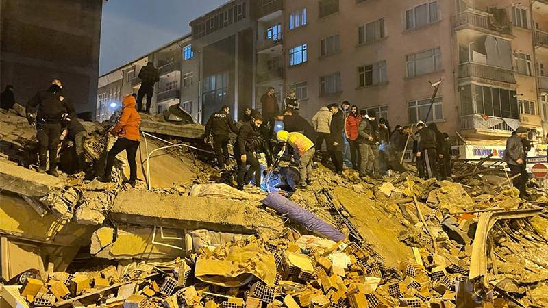Artçı sarsıntılar en az 1 yıl devam edecek