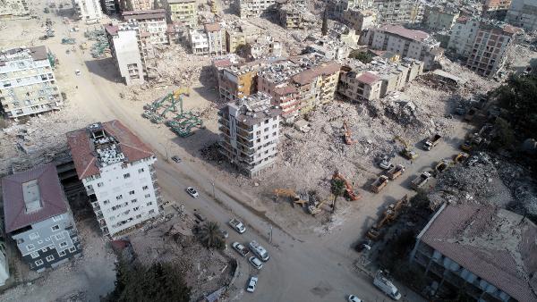 Hatay’da enkaz kaldırma yoğunluğu
