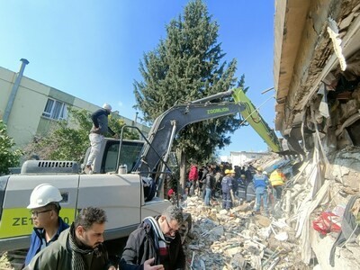 Çinli kurtarma ekibi 20’den fazla kişiyi kurtardığını duyurdu