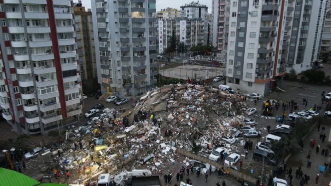 13 ilde daha yükseköğretime ara verildi
