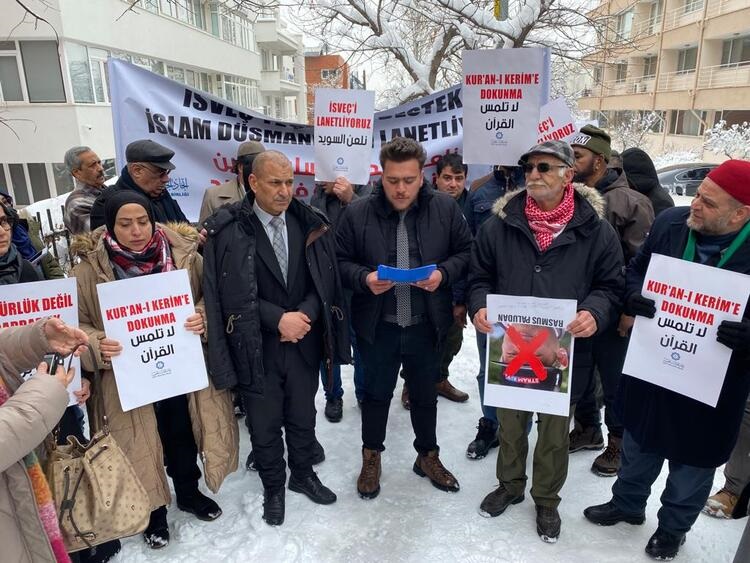 Ankara’da, İsveç’te Kur’an-ı Kerim yakılmasına tepki