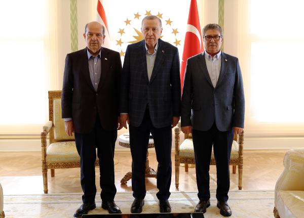 Cumhurbaşkanı Erdoğan, KKTC Cumhurbaşkanı ve Başbakanını kabul etti Cumhurbaşkanı Erdoğan, KKTC Cumhurbaşkanı ve Başbakanını kabul etti