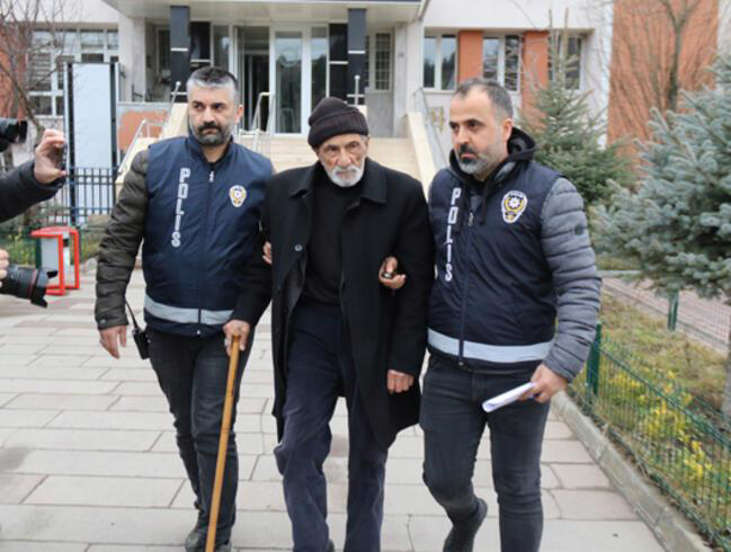 Eşini ve iki oğlunu öldürdü üçüncü oğlu 10 yıldır kayıp