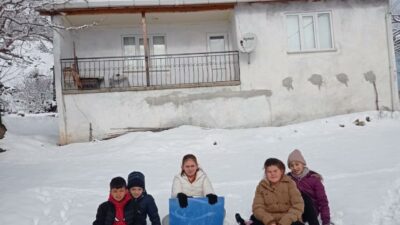 Bursa’da çocukların kayak keyfi