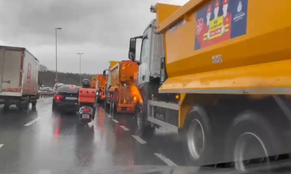 Kar küreme araçları trafikte!