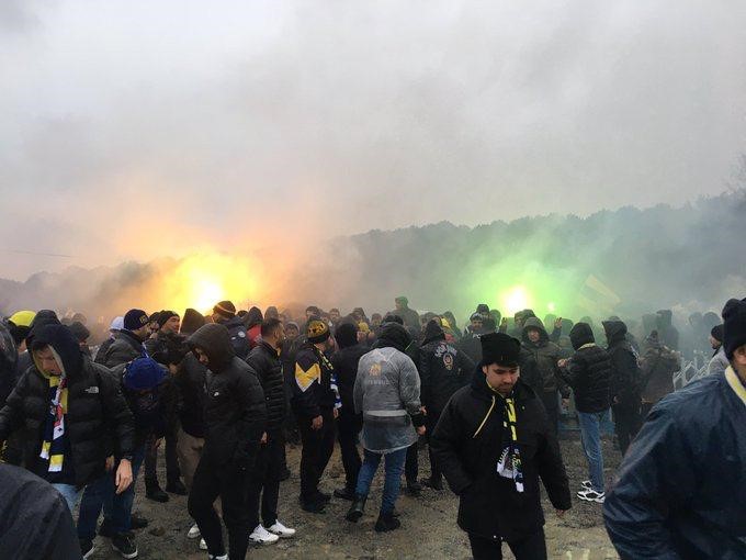 Fenerbahçeli taraftarlardan TFF protestosu!