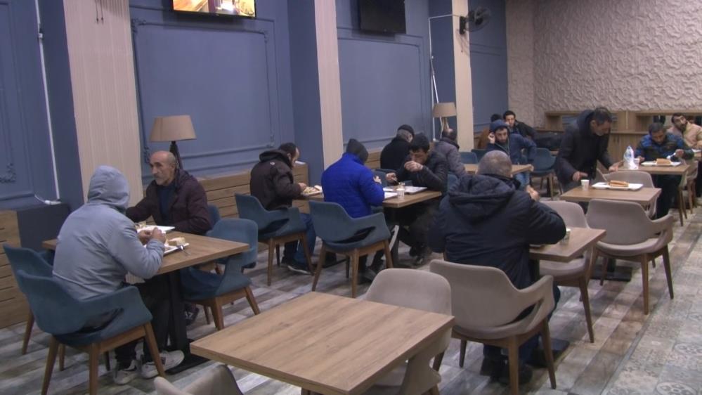 Sokakta kalanlara Valilik sahip çıktı