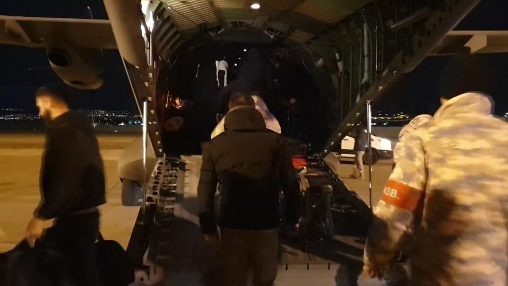MSB, depremzedelerin Ankara’ya tahliyesini sağladı MSB, depremzedelerin Ankara’ya tahliyesini sağladı