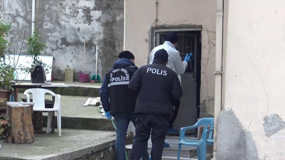 Bursa’da bir apartman görevlisi depoda ölü bulundu