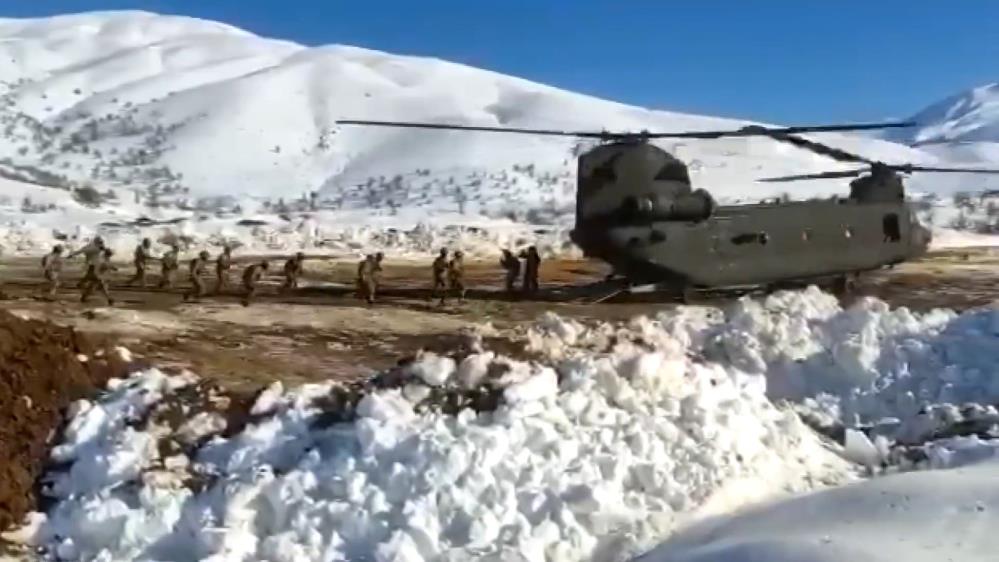 CH-47’ler yardım ulaştırmaya devam ediyor CH-47’ler yardım ulaştırmaya devam ediyor