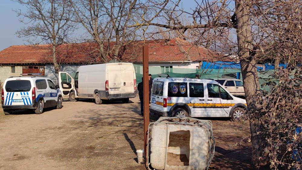 Bursa’da silahlar konuştu! Vurduğu kişinin başında bekledi