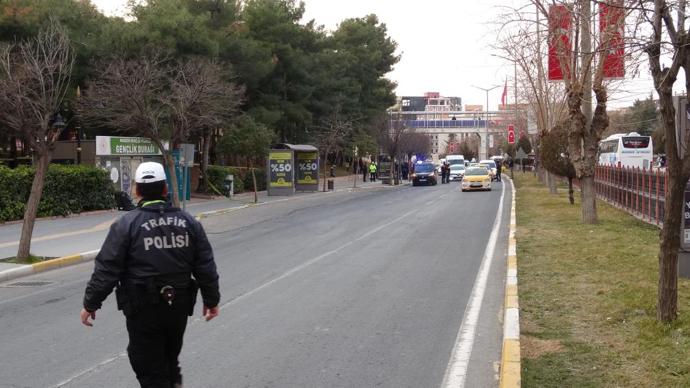 Şüpheli paket ihbarı ekipleri harekete geçirdi