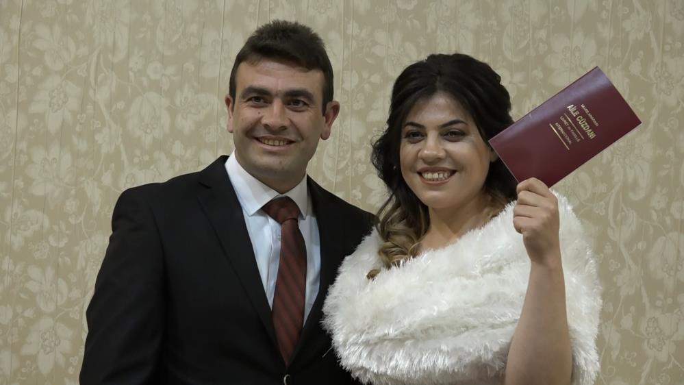 Depremzede çift Bursa’da evlendi