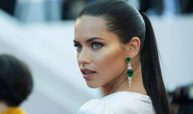 Adriana Lima FIFA’nın küresel taraftar elçisi oldu